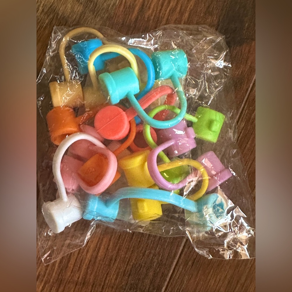 12 Straw covers